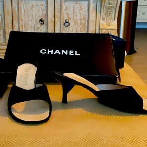 Chanel sandals with small heels for day or evening